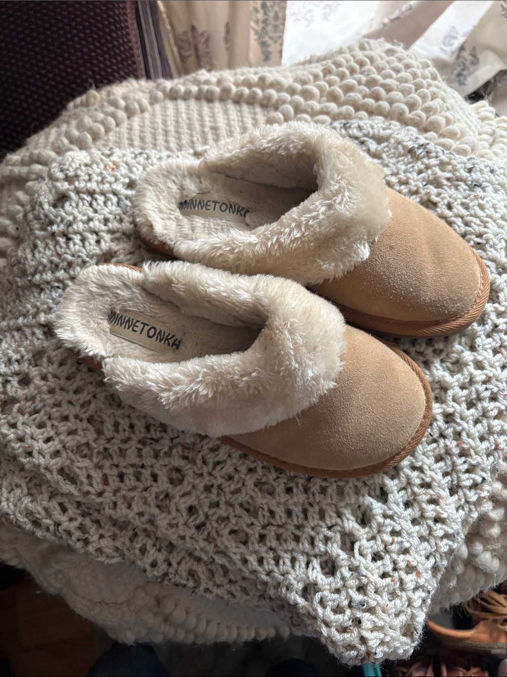 Minnetonka Beige Faux-Fur Cuff Slip-On Women's Slippers